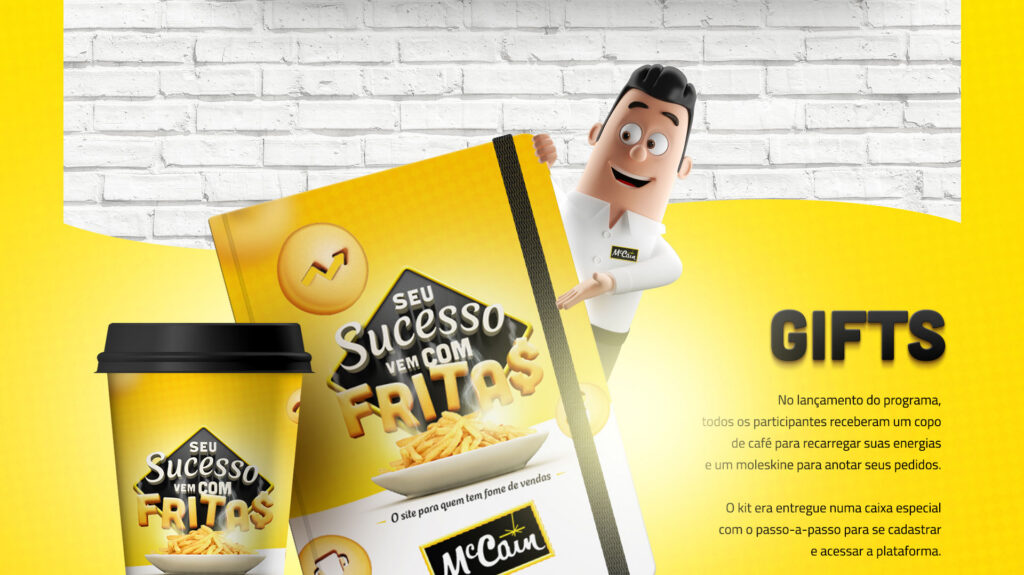 Mascote 3D segurando bloco Moleskine amarelo ao lado de copo térmico de café da promoção McCain Seu Sucesso Vem com Fritas